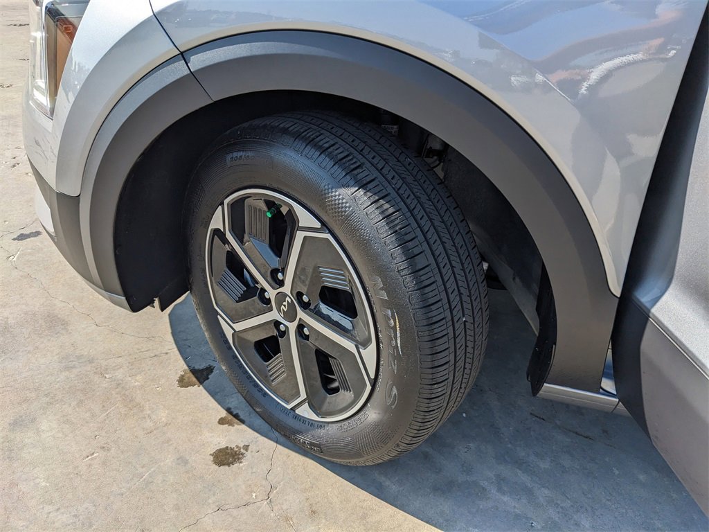 Certified 2025 Kia Niro LX image 36