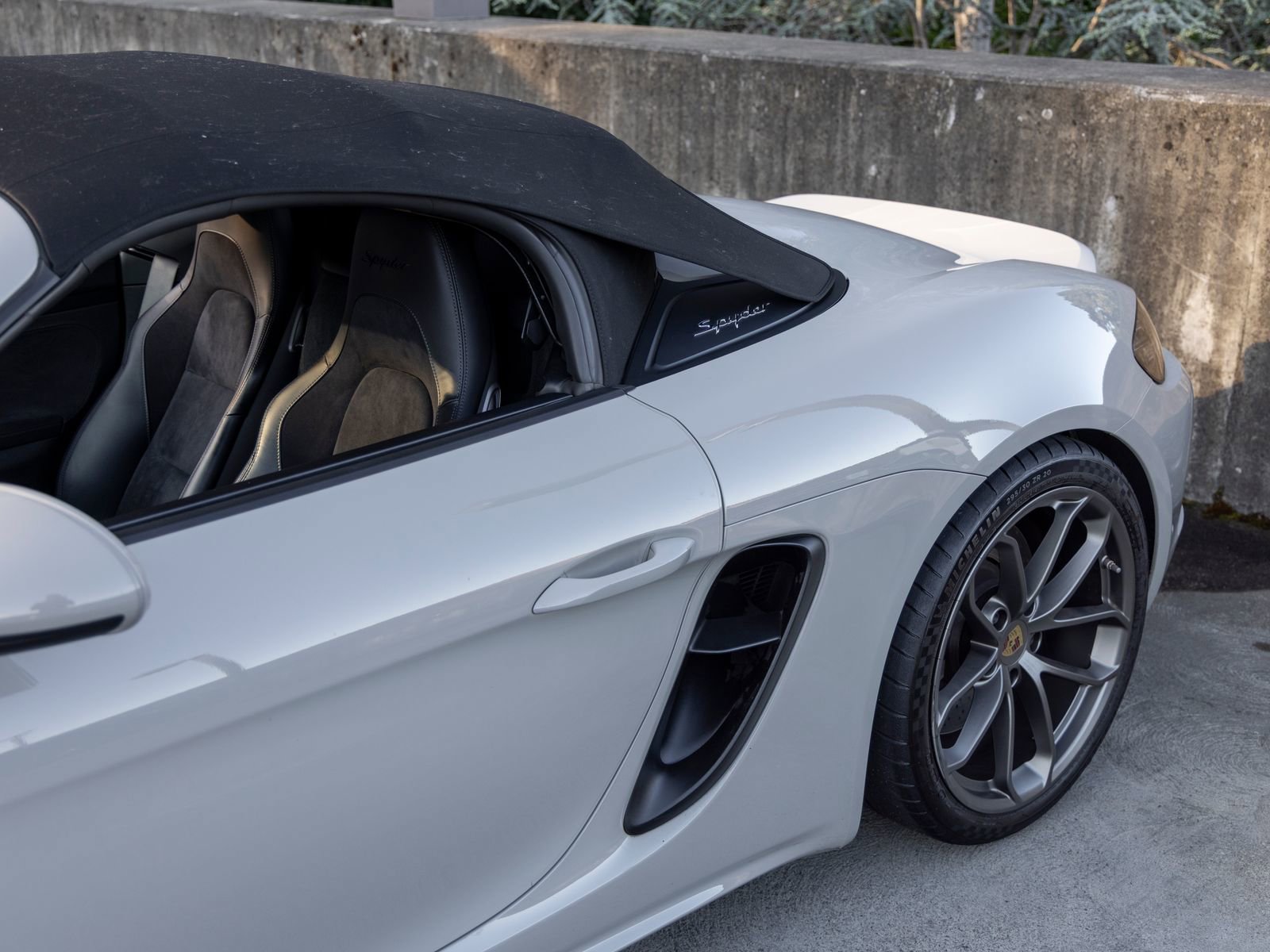 Used 2021 Porsche 718 Boxster Spyder RWD image 18