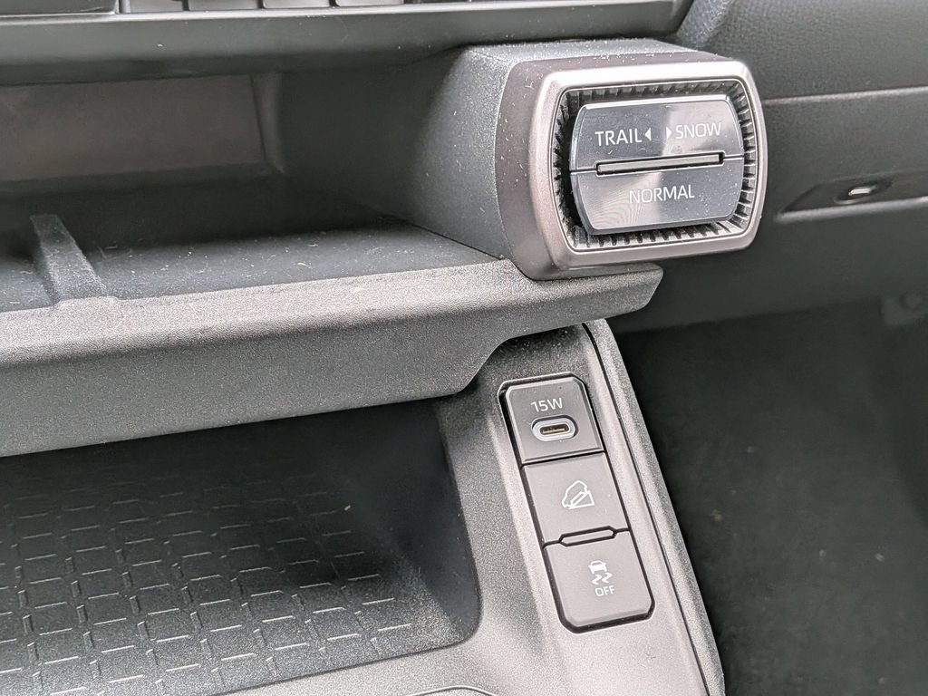 Used 2026 Toyota RAV4 LE AWD/4WD image 24