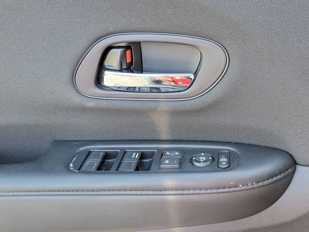 Used 2019 Honda HR-V Sport image 26