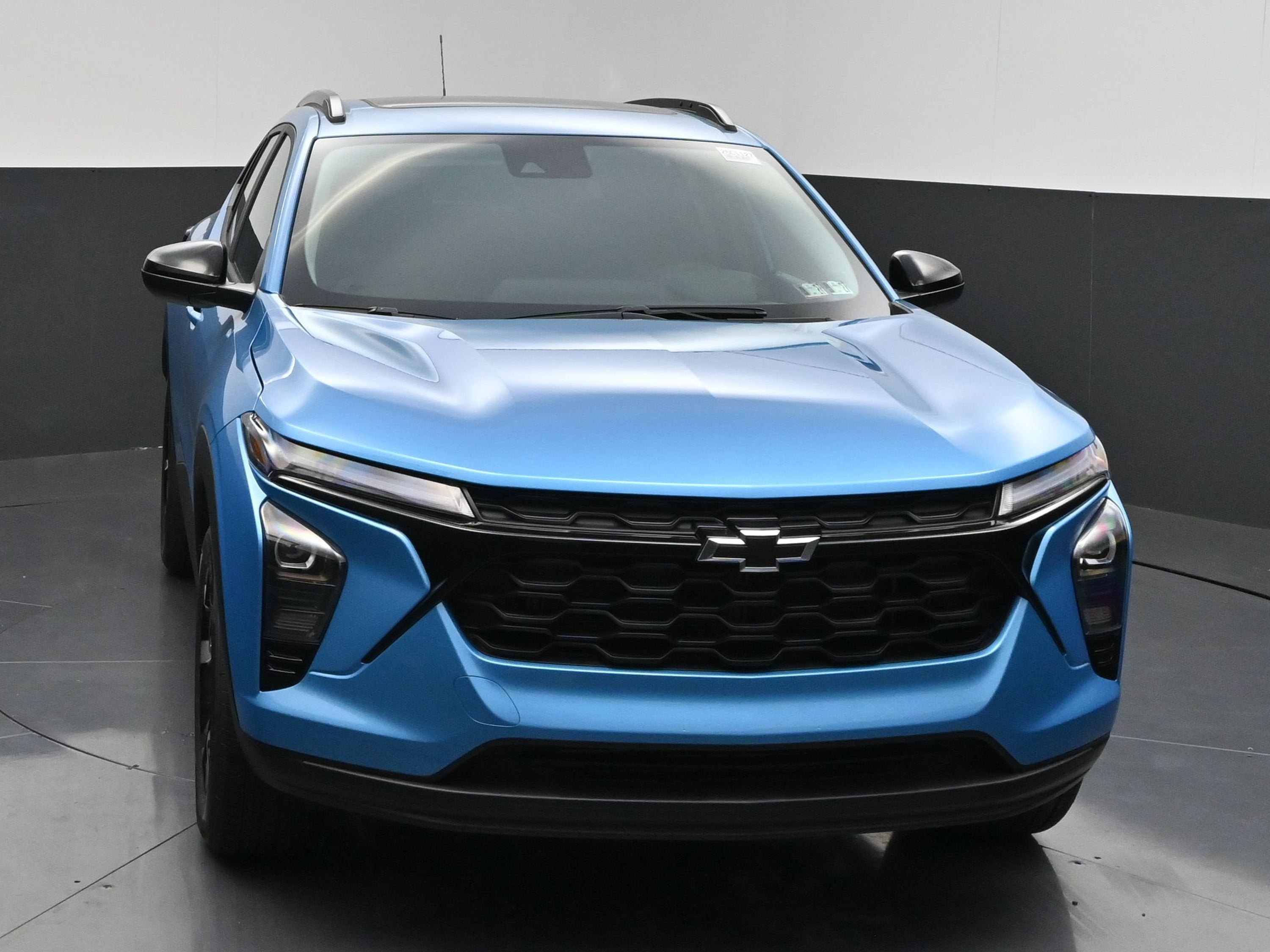 New 2026 Chevrolet Trax LT w/ Sunroof Package FWD image 3
