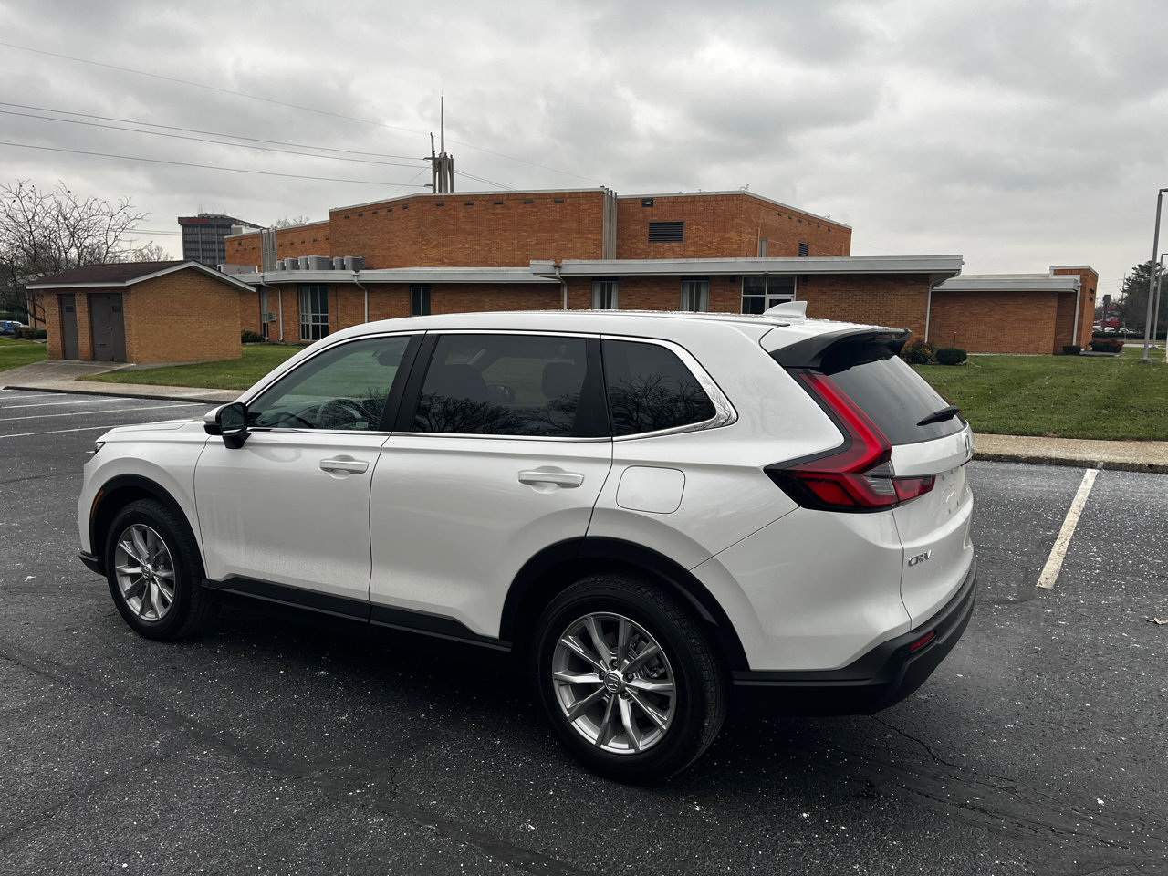 Used 2023 Honda CR-V EX-L image 5