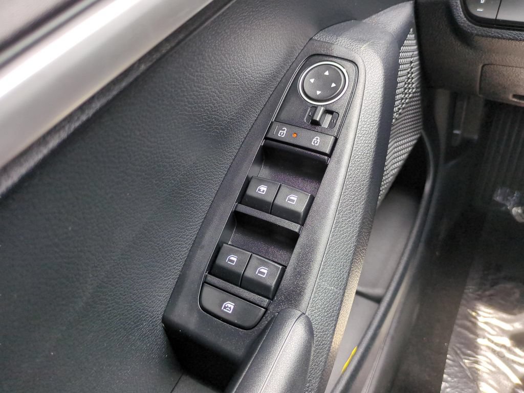 Used 2025 Kia Seltos LX AWD/4WD image 17