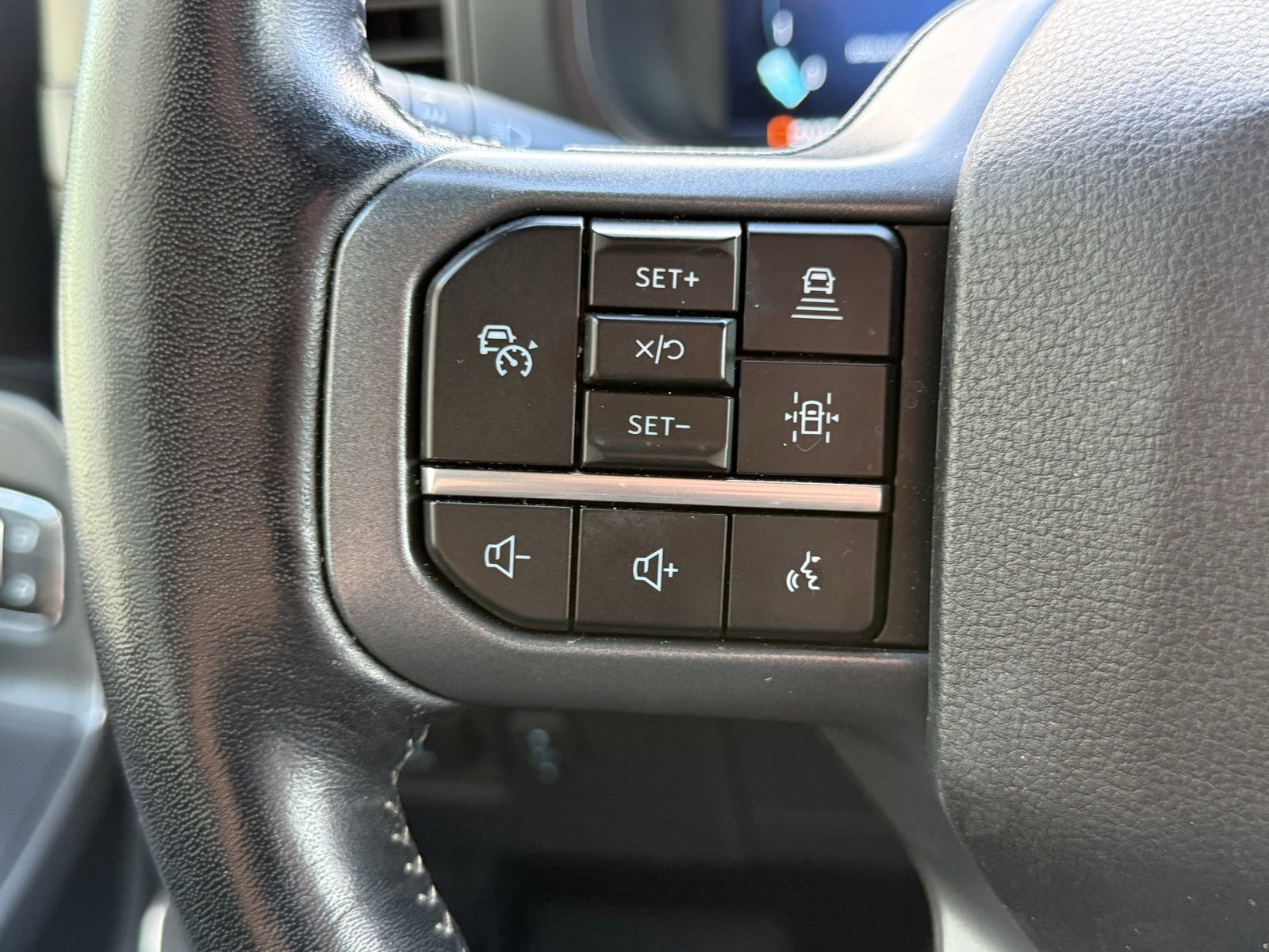 Used 2024 Ford F150 Lariat w/ Equipment Group 502A High image 19