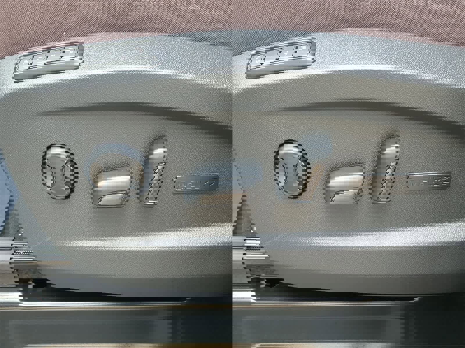 New 2025 Volkswagen ID. Buzz Pro S image 18