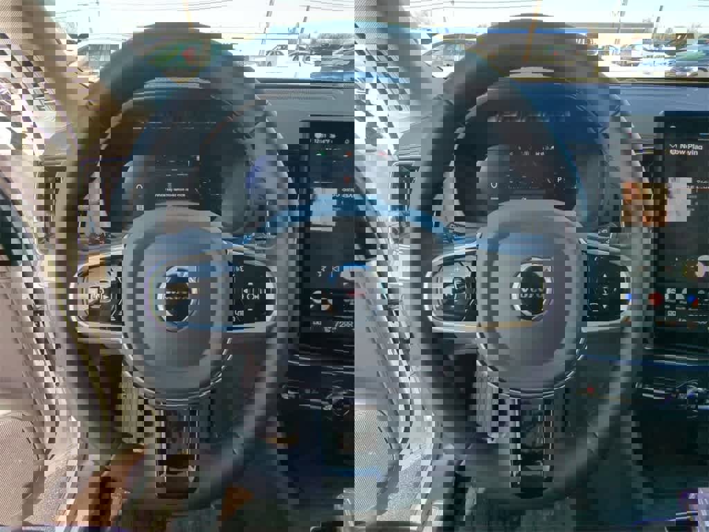 Certified 2025 Volvo XC90 T8 Ultra w/ Protection Package Premier image 23