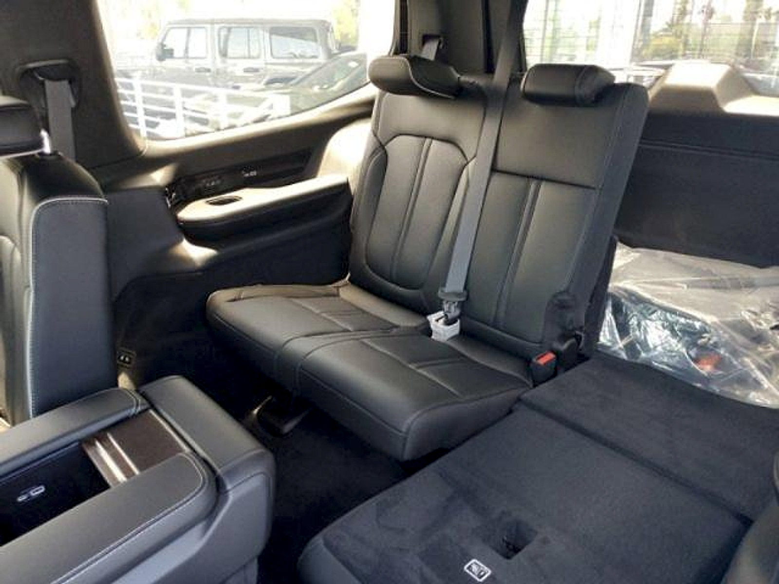 New 2023 Jeep Grand Wagoneer Series II w/ Premium Group II AWD/4WD image 8