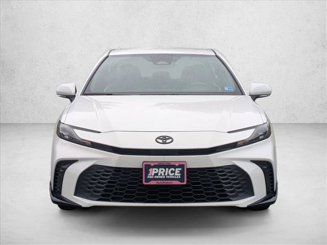 Used 2025 Toyota Camry SE w/ Convenience Package FWD image 2