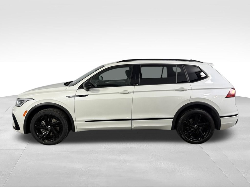 Used 2023 Volkswagen Tiguan SE R-Line AWD/4WD image 10