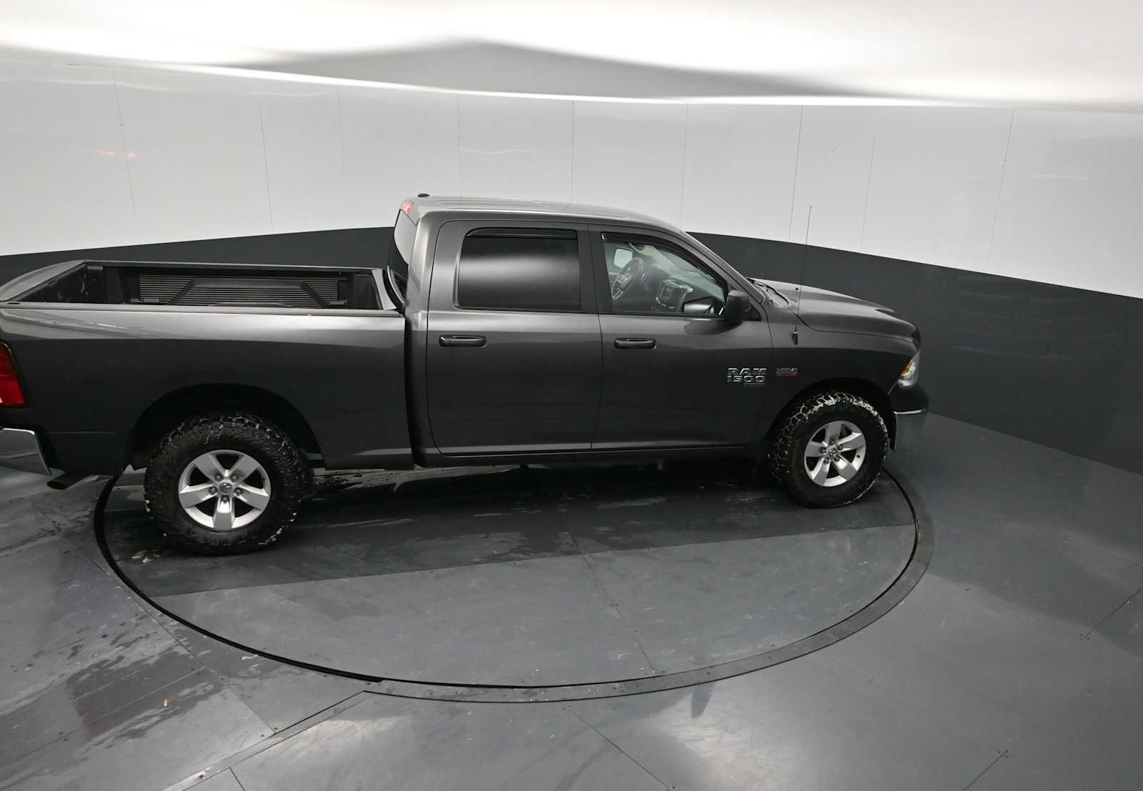 Used 2021 RAM 1500 Classic SLT image 17