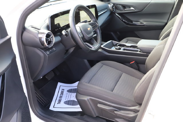 Used 2026 Chevrolet Equinox LT AWD/4WD image 9