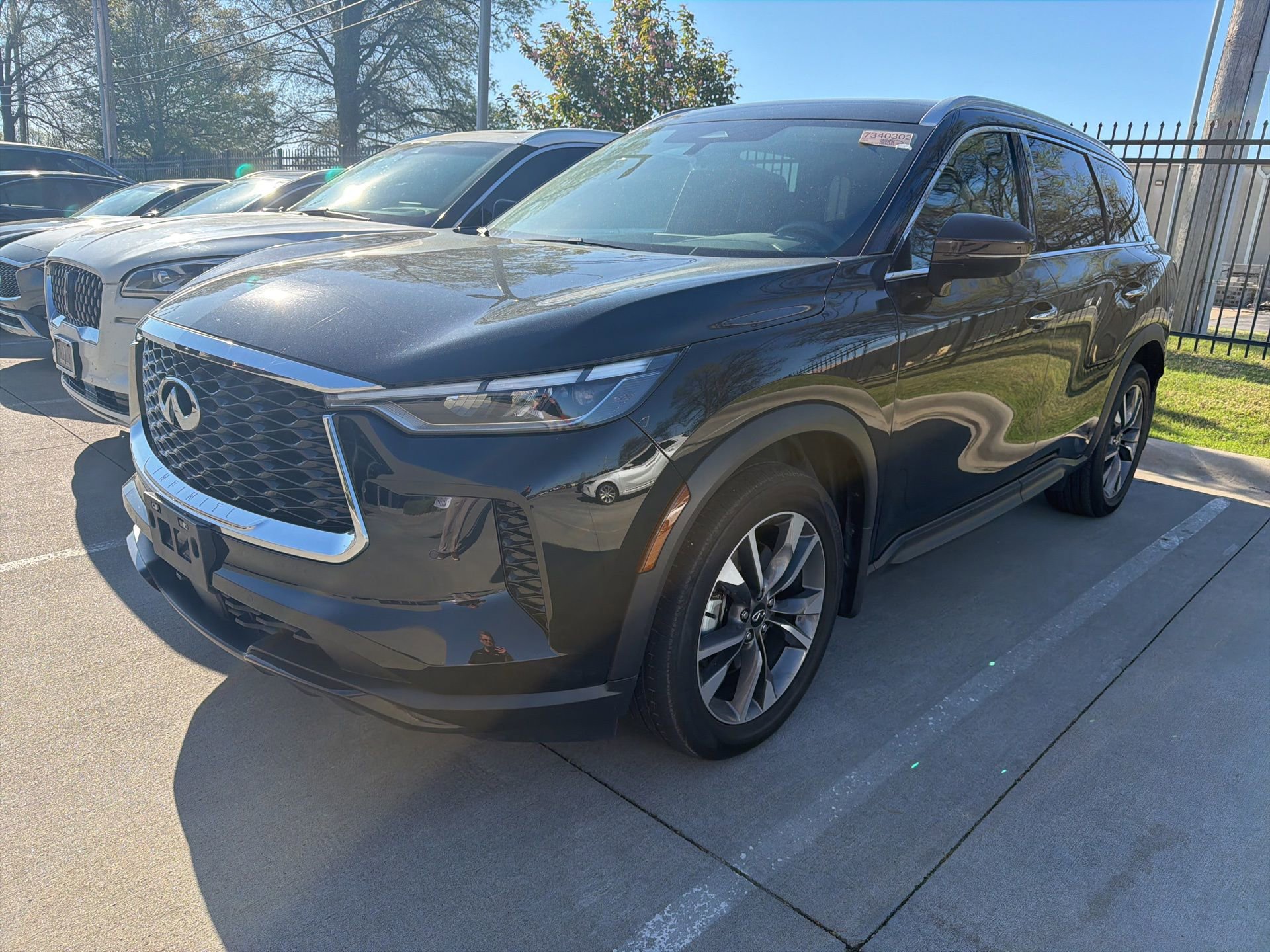 Certified 2025 INFINITI QX60 Luxe image 1