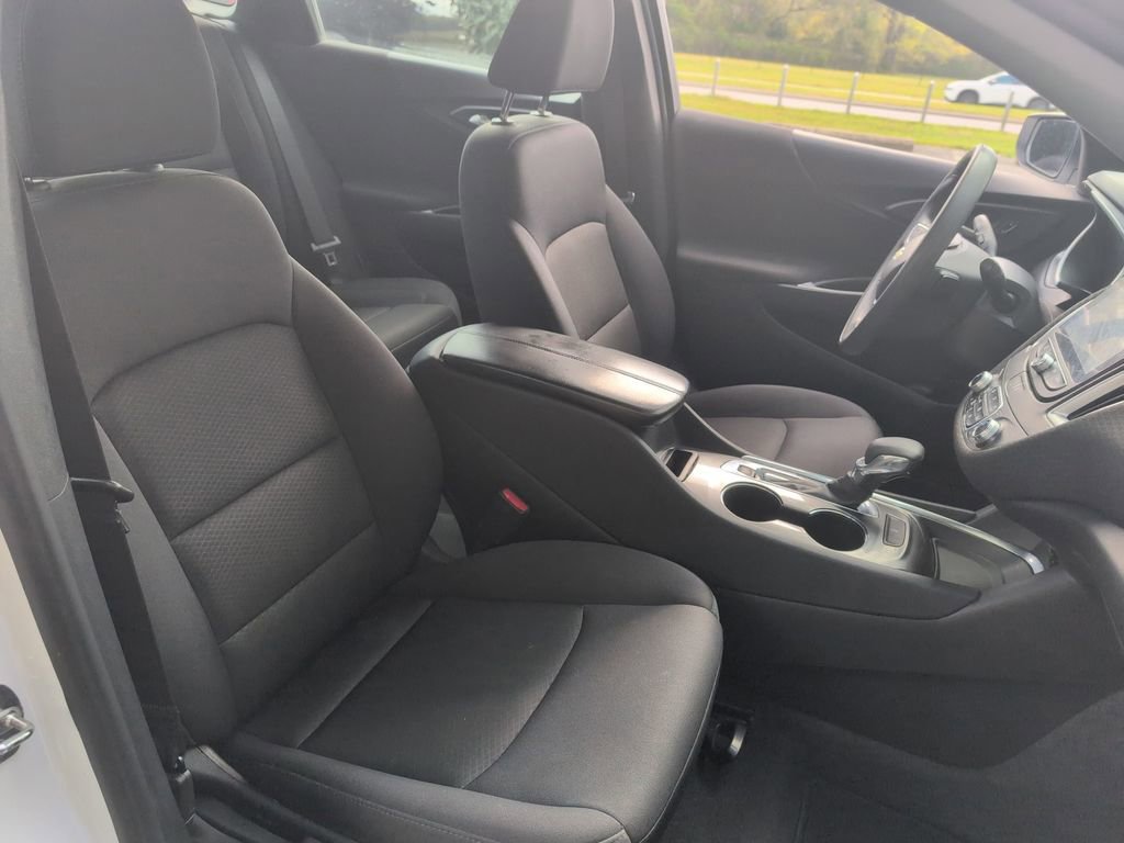 Used 2023 Chevrolet Malibu LT image 18