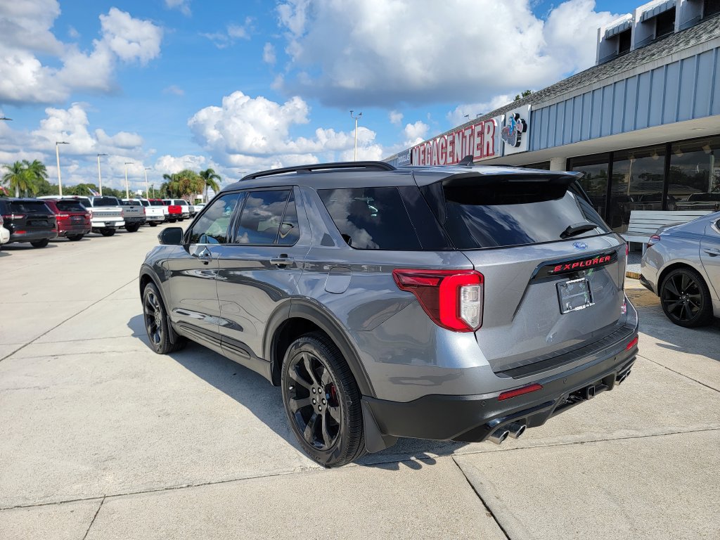 Used 2024 Ford Explorer ST w/ Equipment Group 401A AWD/4WD image 3