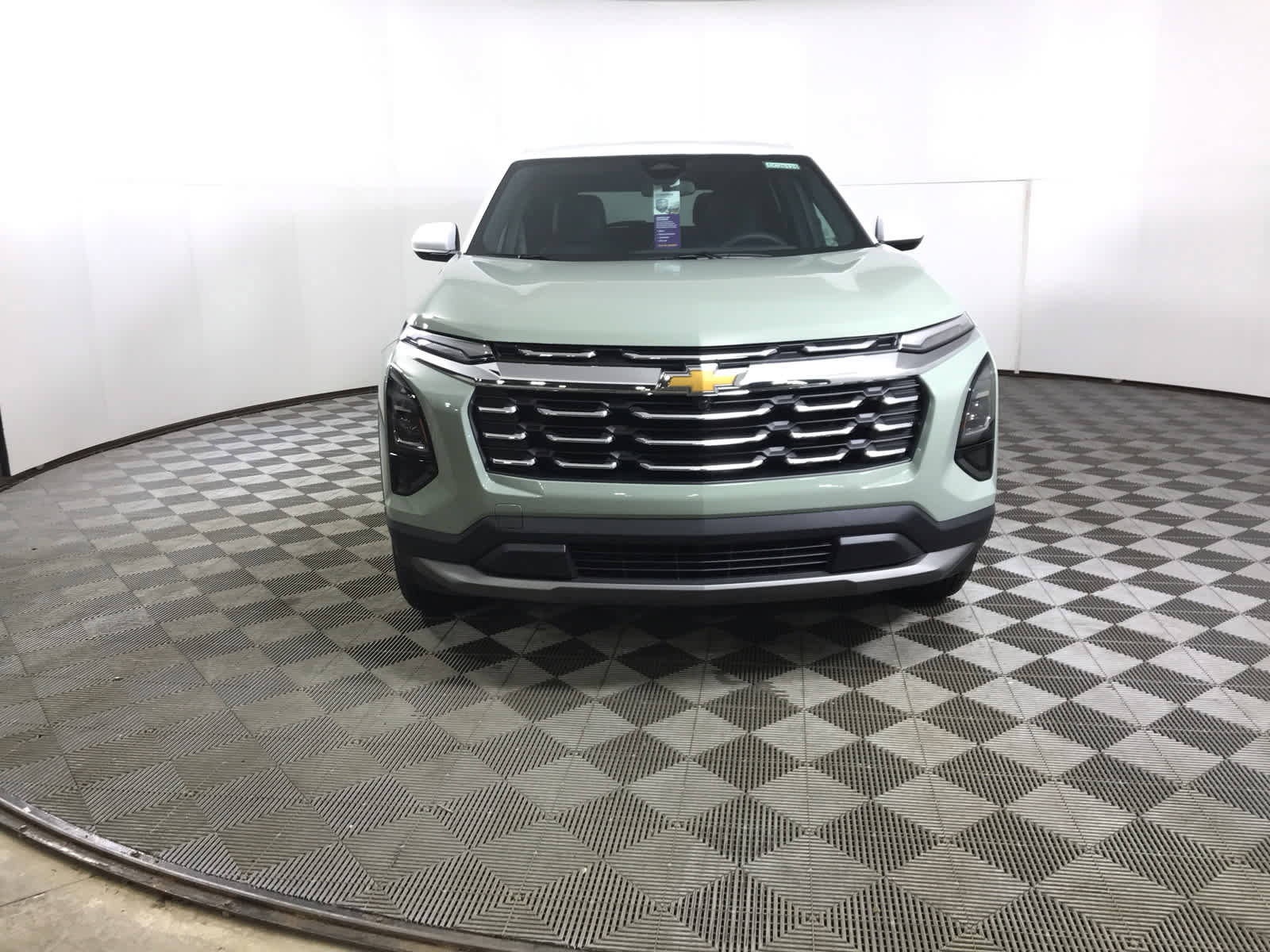 New 2026 Chevrolet Equinox LT w/ Convenience Package II image 2