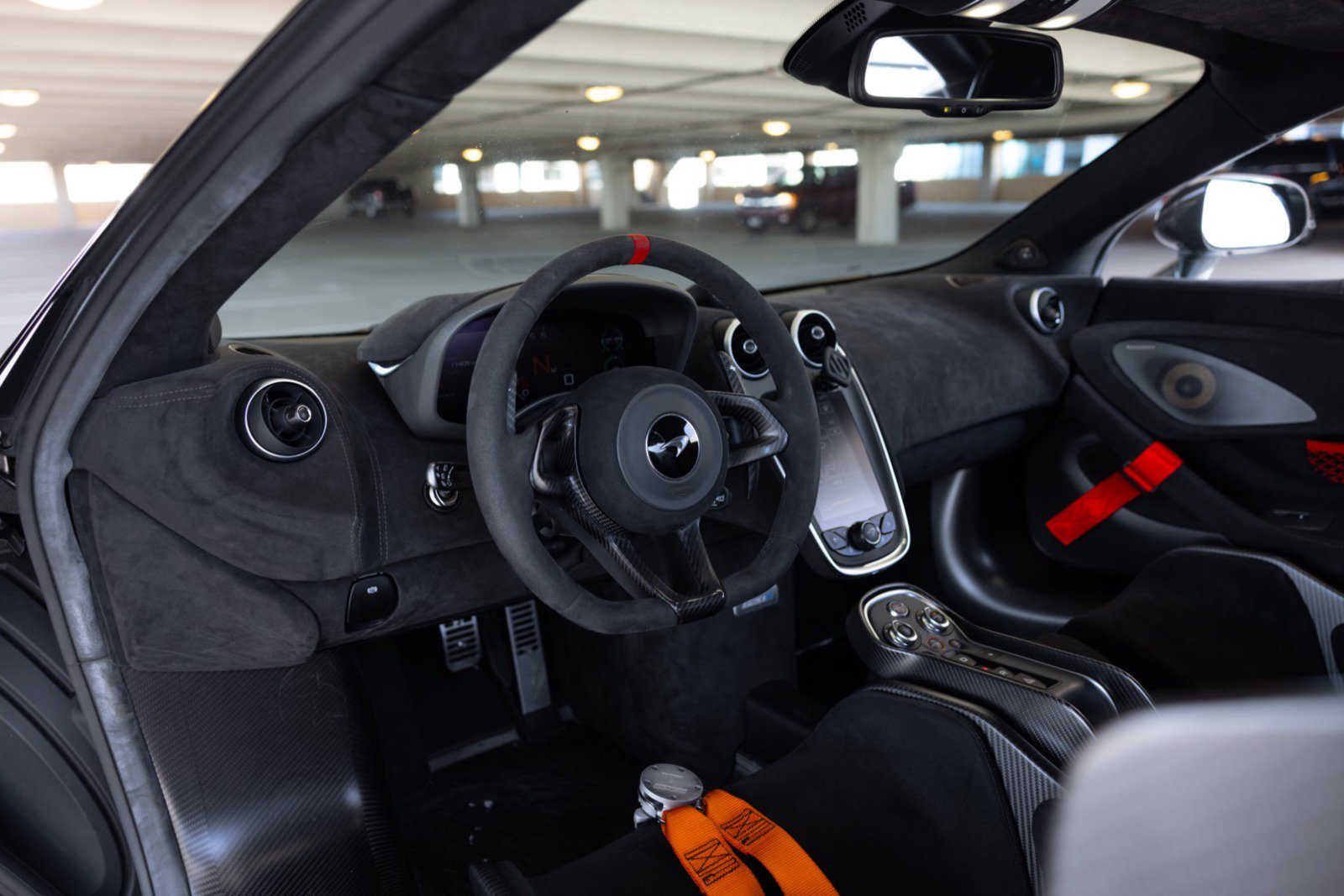 Used 2020 McLaren 620R RWD image 2