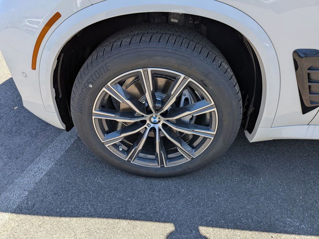 New 2026 BMW X5 xDrive40i w/ M Sport Package image 26