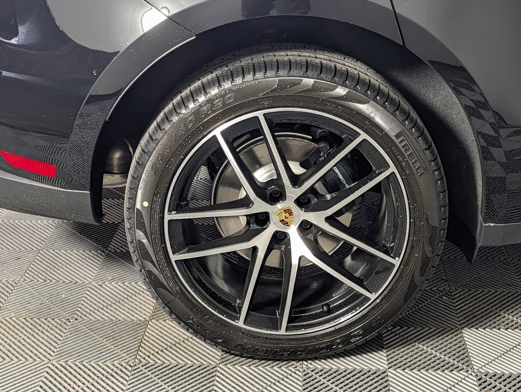 New 2026 Porsche Macan image 13