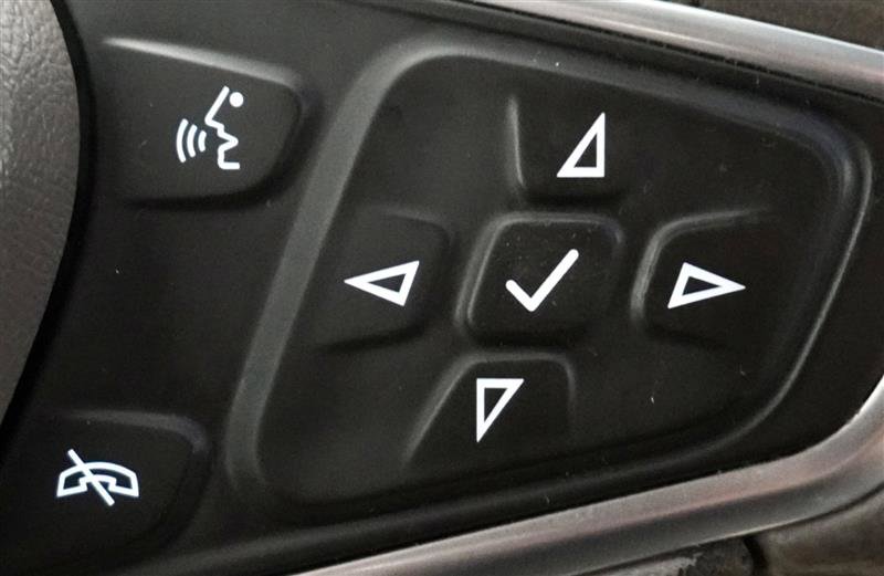 Used 2018 Chevrolet Malibu LT image 23