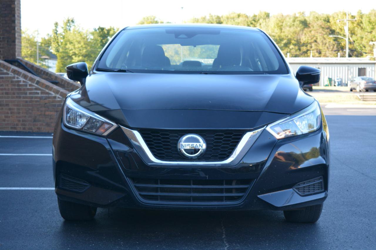 Used 2021 Nissan Versa SV FWD image 2