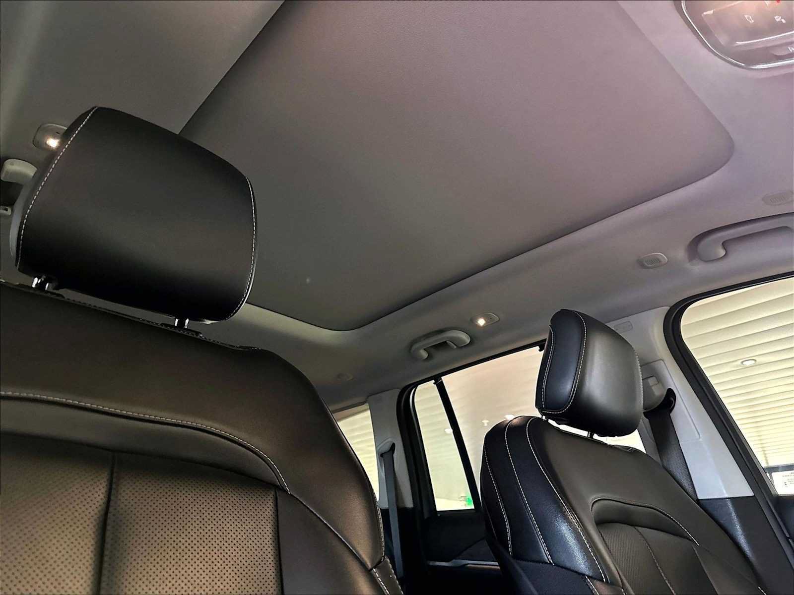 Used 2023 Jeep Grand Cherokee 30th Anniversary AWD/4WD image 25