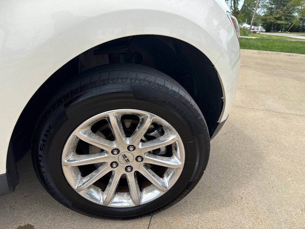 Used 2012 Lincoln MKX AWD image 23