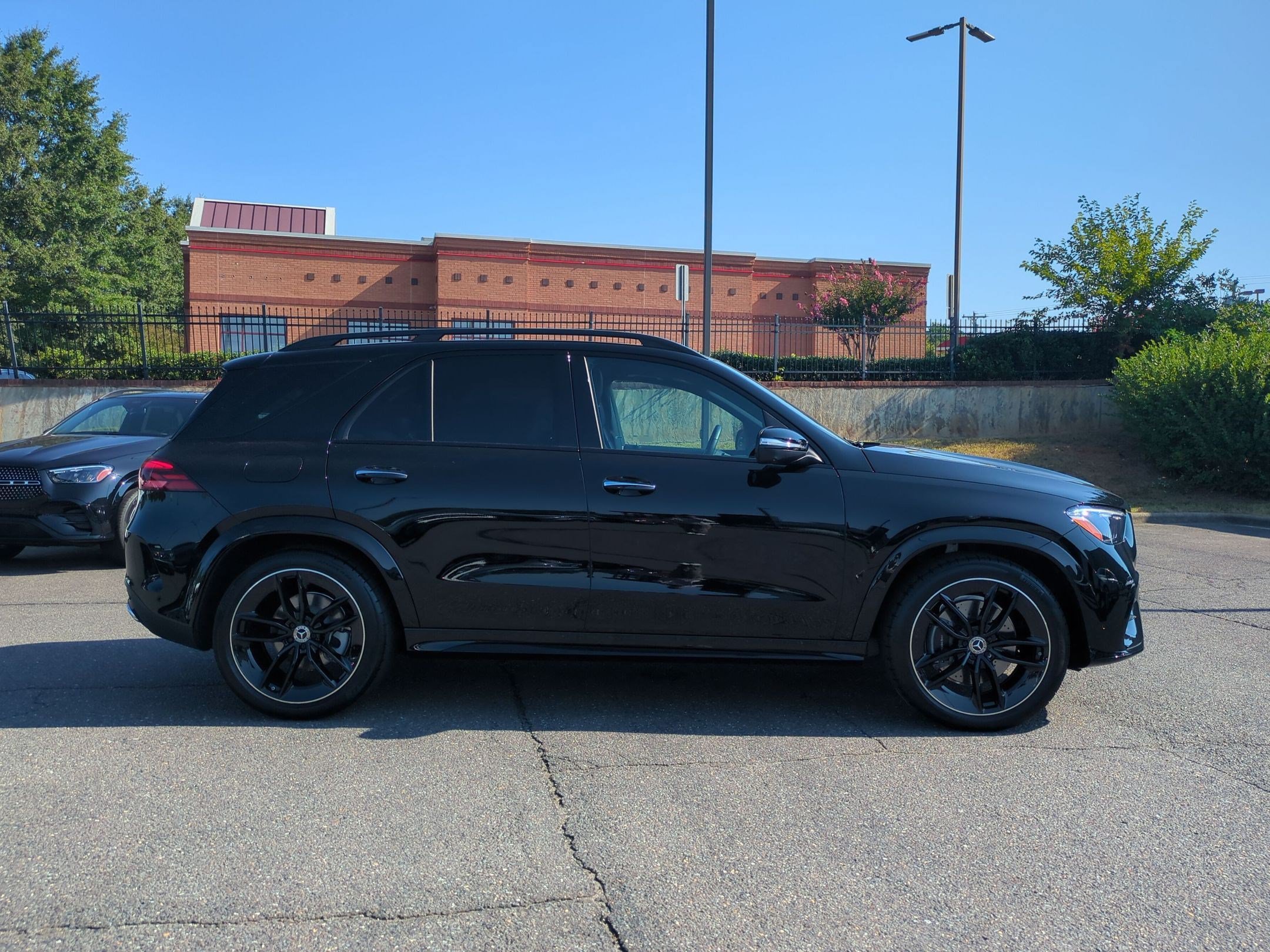 Used 2026 Mercedes-Benz GLE 450 4MATIC image 2