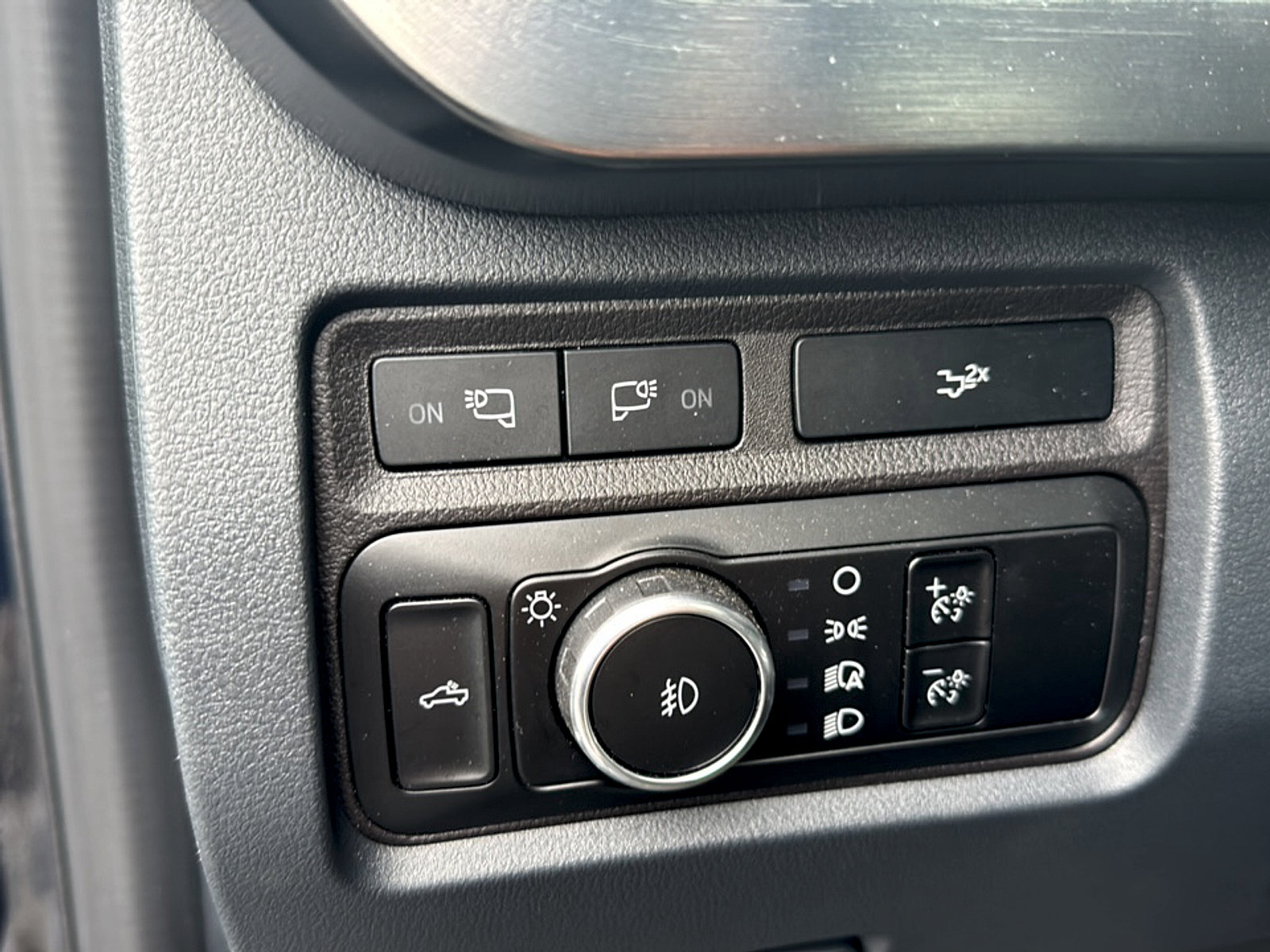 Used 2024 Ford F350 Lariat w/ Black Appearance Package AWD/4WD image 11
