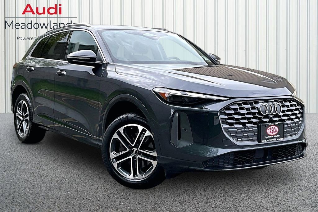 Used 2025 Audi Q5 Premium w/ Convenience Package AWD/4WD image 3