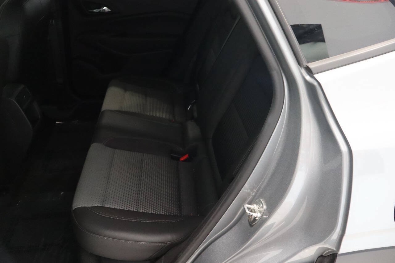 Used 2024 Chevrolet Trax LT FWD image 12
