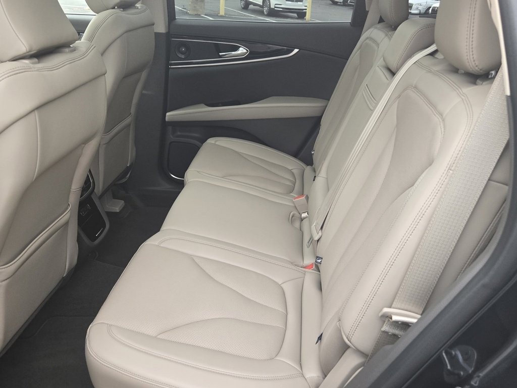 Certified 2023 Lincoln Nautilus Reserve image 23