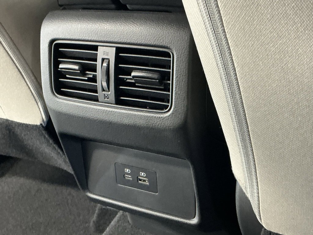 Used 2023 Nissan Rogue SV image 19