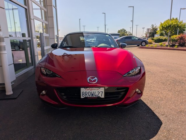 Used 2020 MAZDA MX-5 Miata Sport RWD image 2