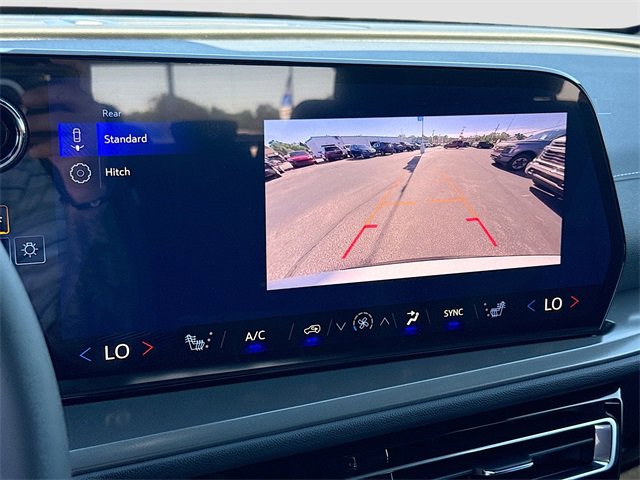 New 2026 Chevrolet Traverse LT image 17