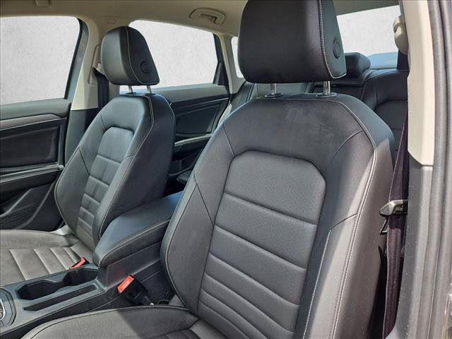 Used 2024 Volkswagen Jetta SE FWD image 15