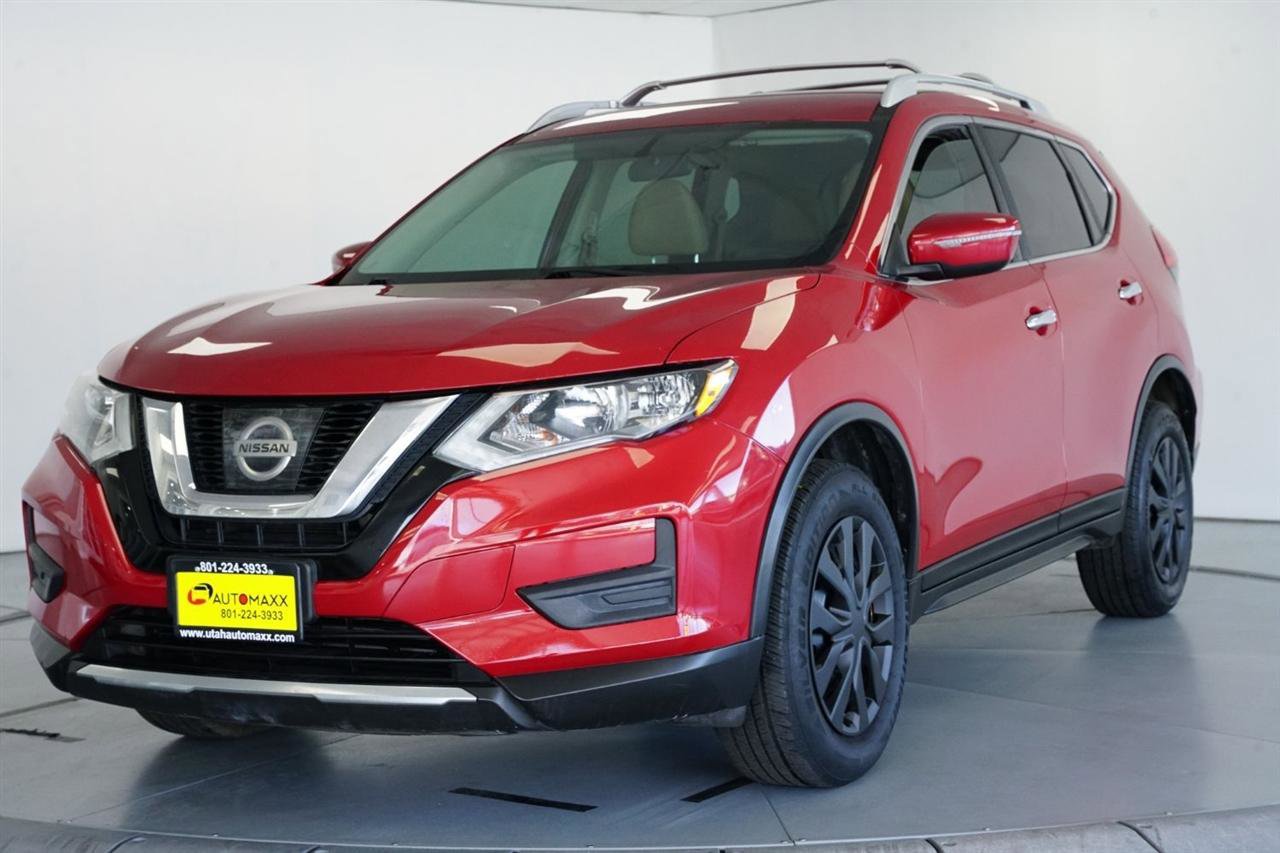 Used 2017 Nissan Rogue S w/ Appearance Package image 4