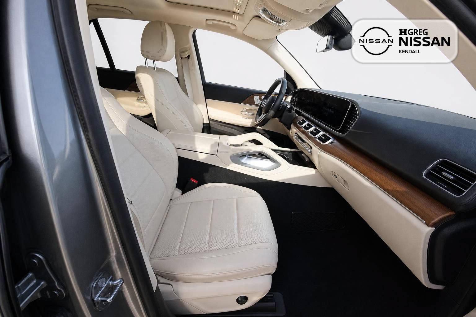 Used 2021 Mercedes-Benz GLE 350 w/ Premium Package image 11