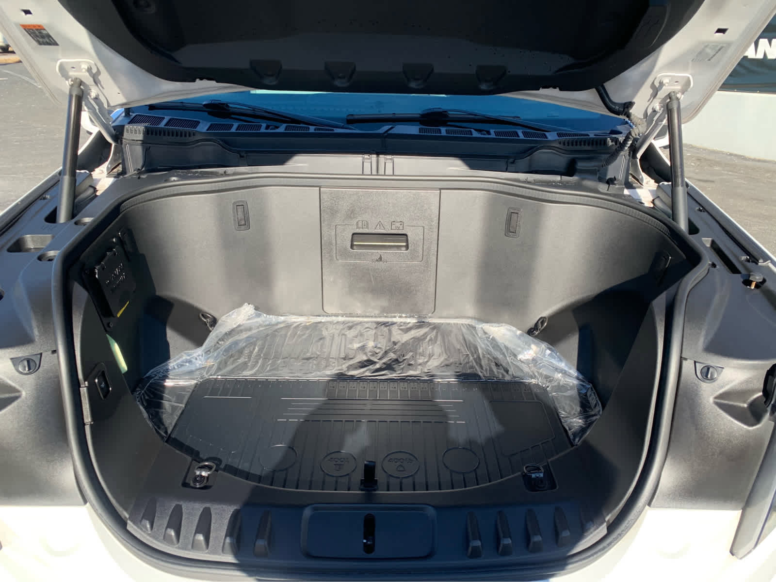 Used 2023 Ford F150 Lightning Lariat w/ Equipment Group 511A High image 8