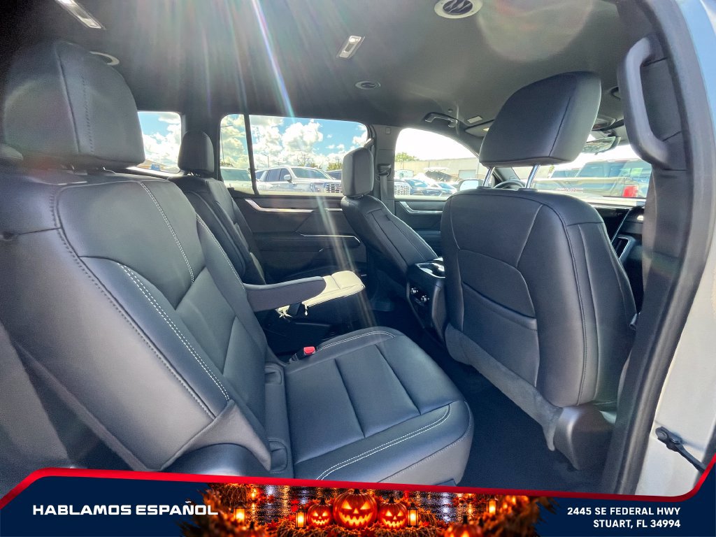 Used 2026 GMC Acadia Elevation w/ Elevation Premium Package FWD image 19