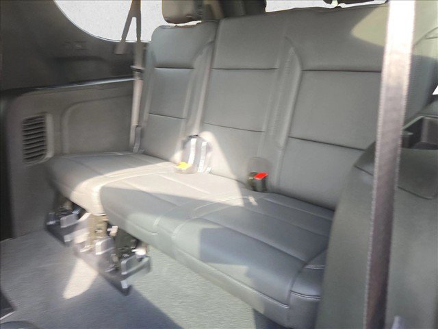 Used 2026 Chevrolet Suburban LT w/ Comfort Package RWD image 19