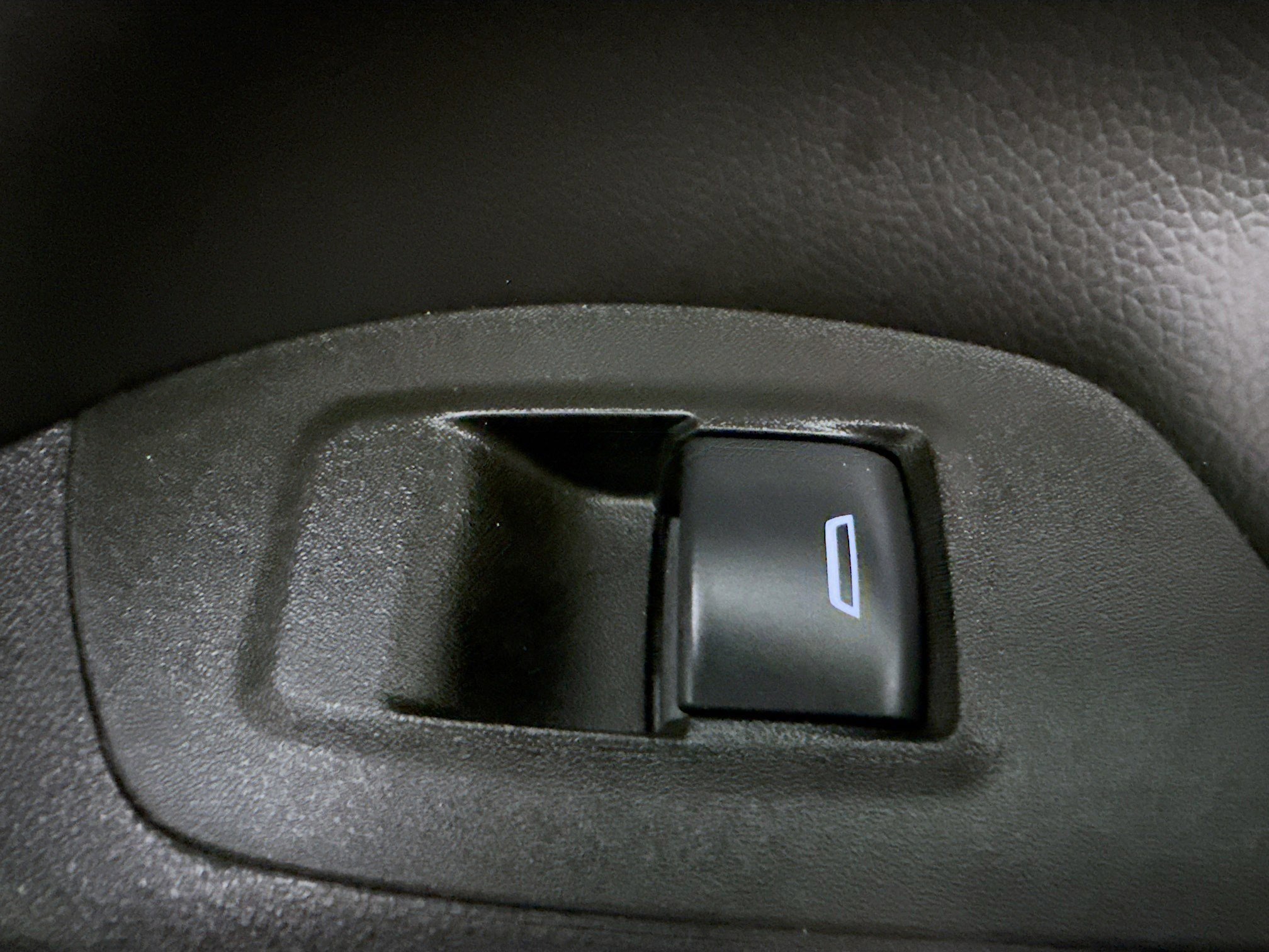 Used 2022 Chevrolet Equinox LT w/ Driver Convenience Package image 31