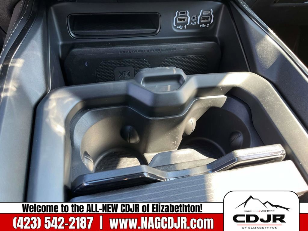 New 2024 RAM 3500 Limited image 32