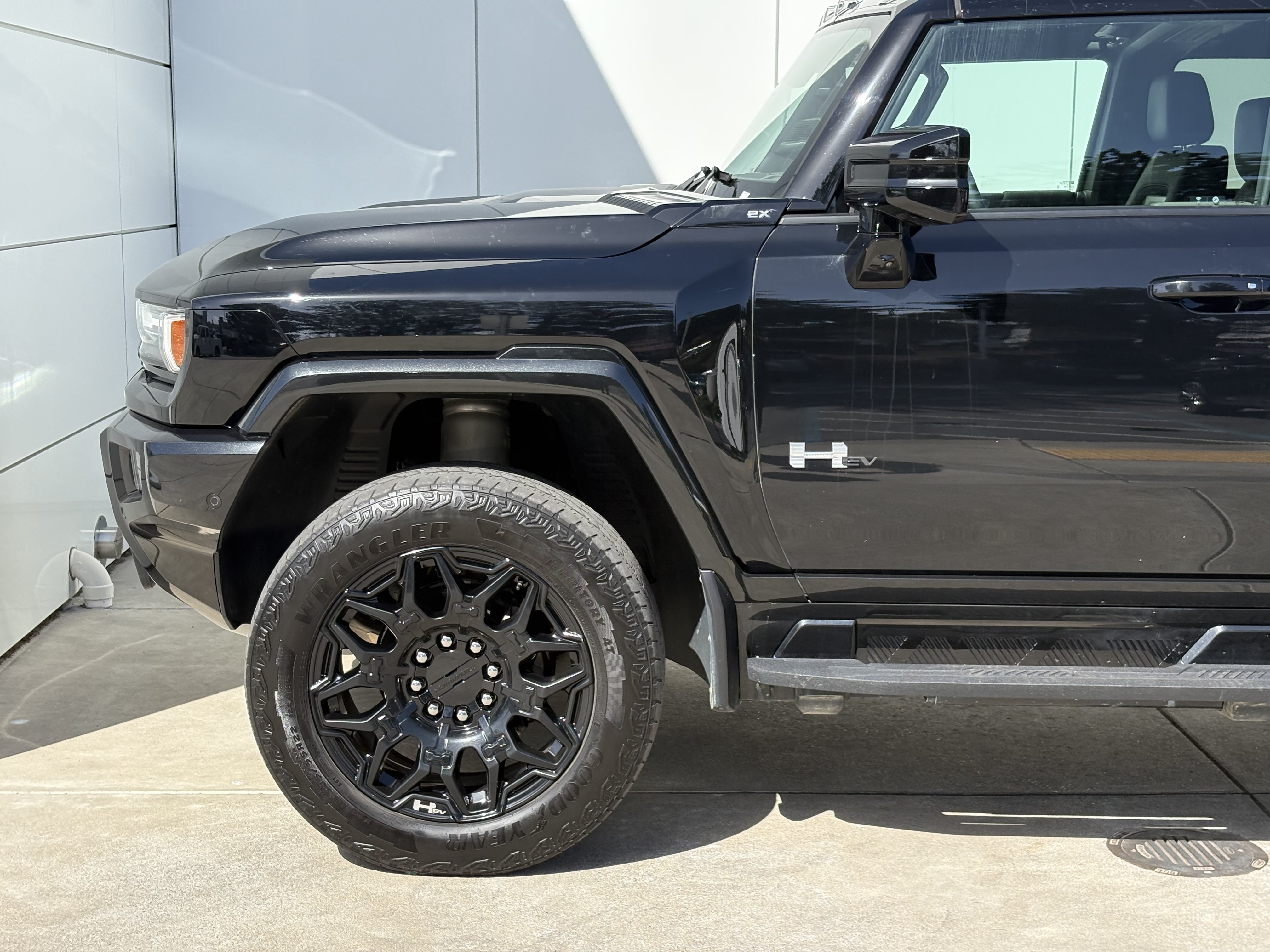 Used 2025 GMC Hummer EV 2X AWD/4WD image 5
