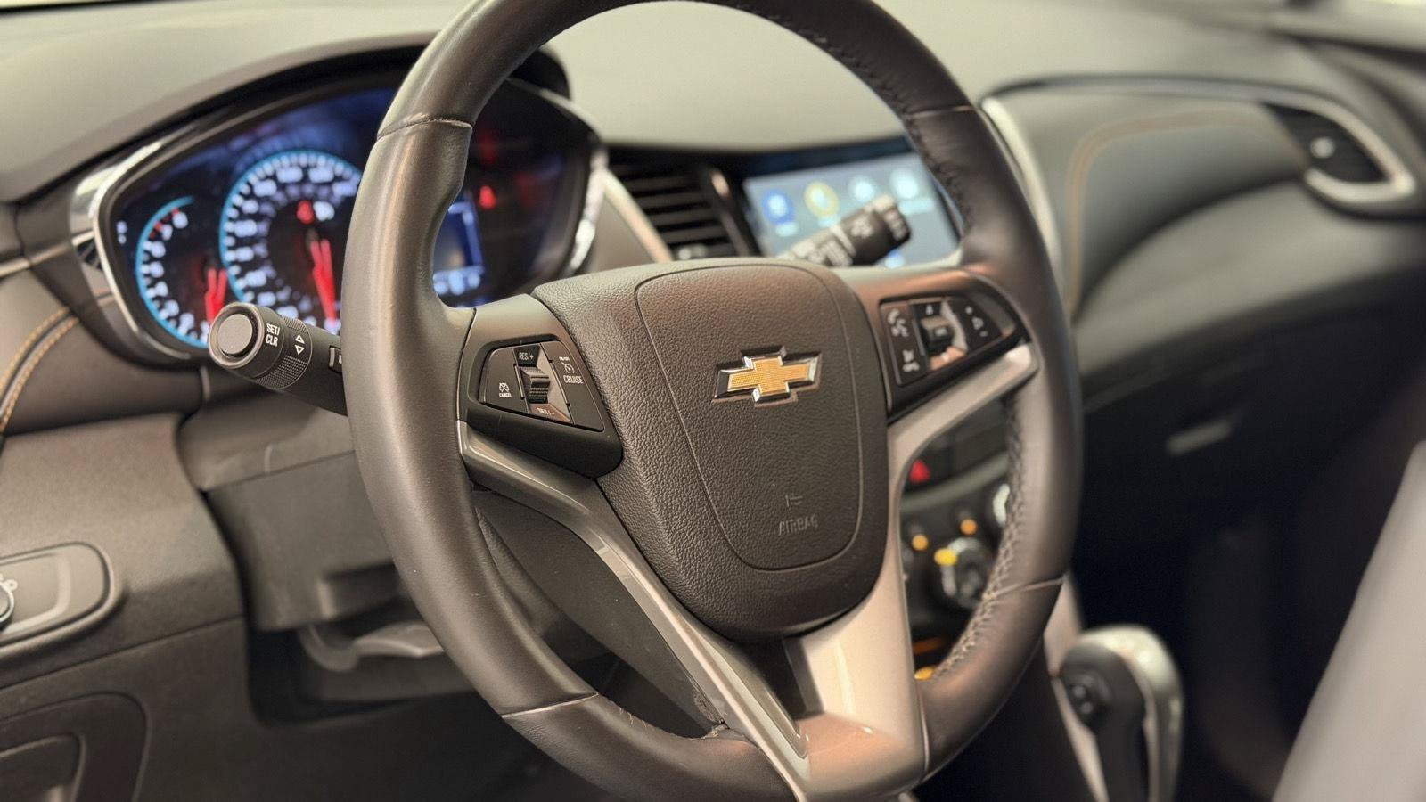 Used 2019 Chevrolet Trax LT w/ LT Convenience Package FWD image 19