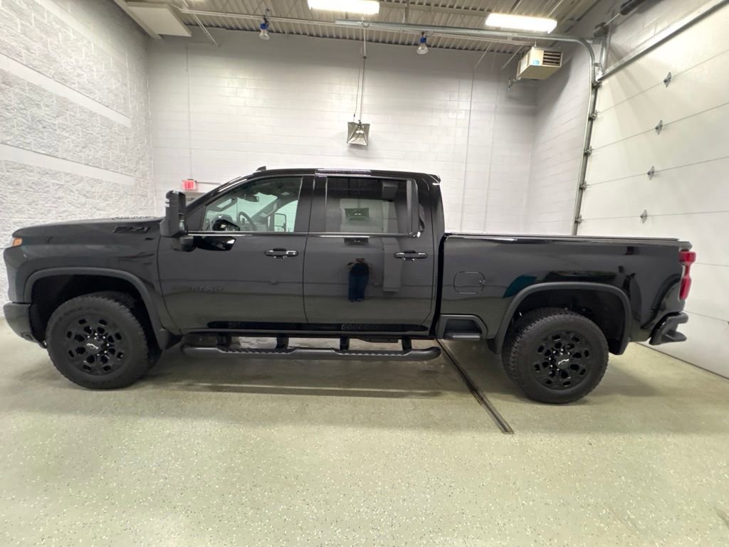 Used 2024 Chevrolet Silverado 3500 LTZ w/ LTZ Plus Package AWD/4WD image 11