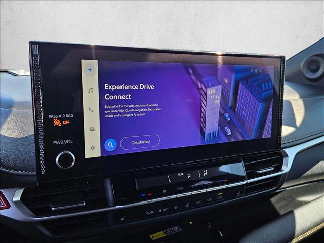 Used 2025 Toyota Sienna XLE Woodland Edition image 12