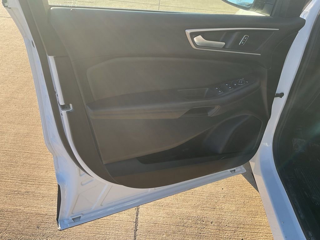 Used 2023 Ford Edge SEL w/ Convenience Package image 7