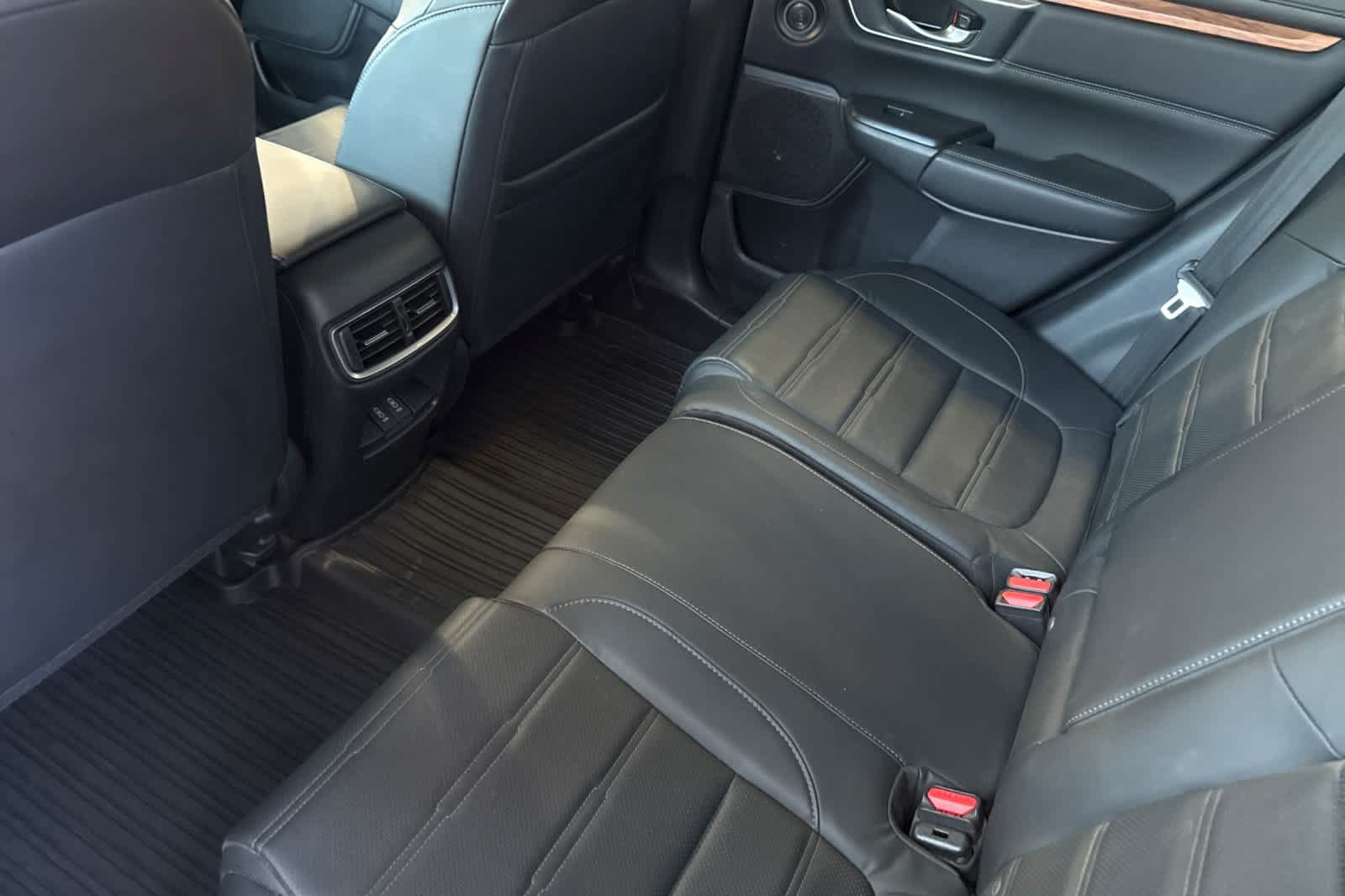 Used 2020 Honda CR-V Touring image 4