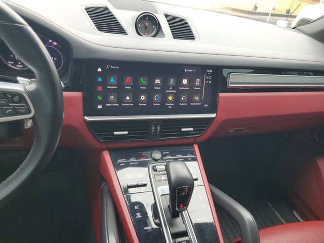 Used 2022 Porsche Cayenne Platinum Edition image 27