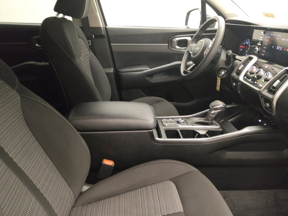 Used 2022 Kia Sorento LX image 21
